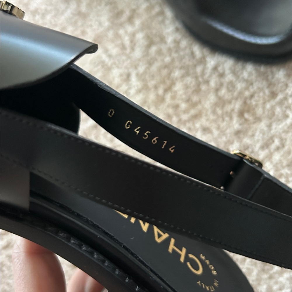 CHANEL Black Slingback Loafers. 7.5 - Picture 8 of 17